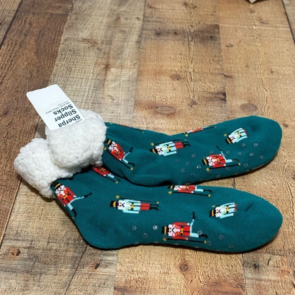 Old Navy Sherpa Slipper Socks Green Multi-Color ‎ One Size Women's New